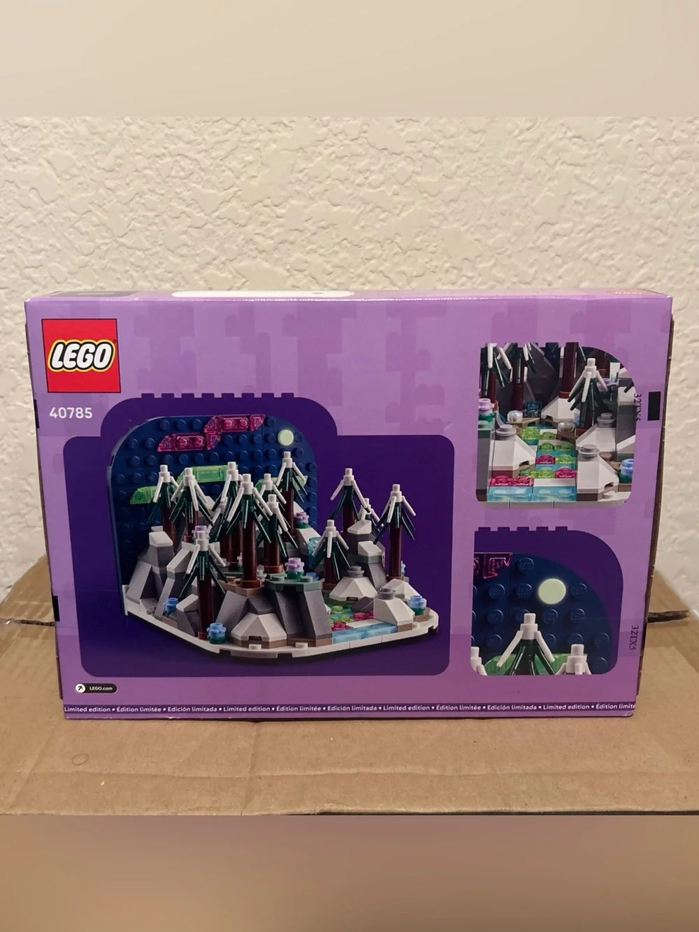 LEGO Northern Lights Diorama 40785 332 pieces Sealed brand new in box